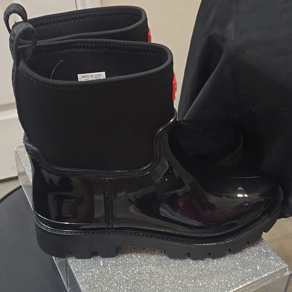 Hunter Ella Chelsea Waterproof Boots- Black/Black Shiny PVC - Picture 7 of 8